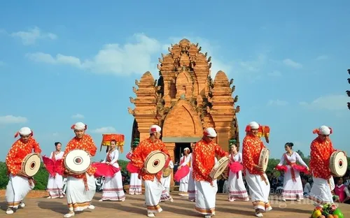 Sắc màu hội tụ: Bảo tồn di sản trong sự đa dạng tại "ngôi nhà chung" Đồng Mô