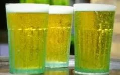 Uống bia không giúp giải nhiệt, dễ gây hại trong ngày nắng nóng
