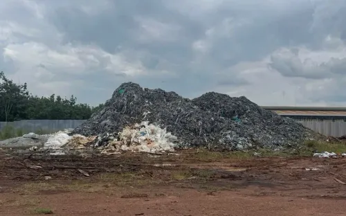 Bắt tạm giam hai bị can đổ hơn 500 tấn da bò phế thải gây ô nhiễm môi trường