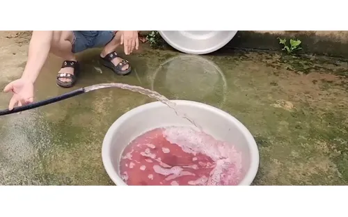 Nước giếng ở Thanh Hóa đổi màu bất thường