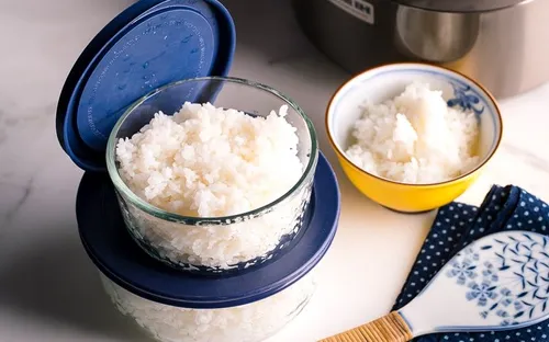 Sai lầm khi bảo quản cơm thừa trong tủ lạnh gây ngộ độc