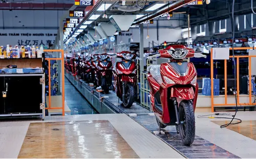 Giá nhựa tăng đẩy chi phí sản xuất xe máy, nhiều hãng tính chuyện điều chỉnh giá