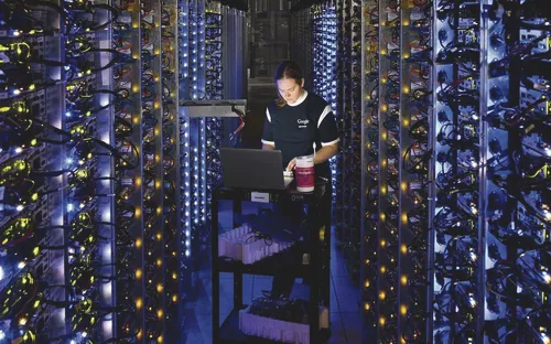 Xe điện và trung tâm dữ liệu thúc đẩy nhu cầu điện toàn cầu