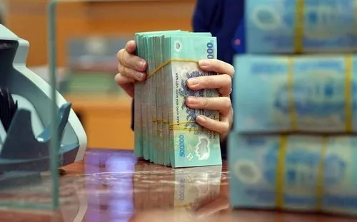 Ngân hàng bắt đầu hạ lãi suất cho vay, mở rộng khả năng tiếp cận vốn