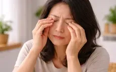 Mí mắt sưng đau cảnh báo nhiều bệnh lý, từ nhiễm trùng đến rối loạn tuyến giáp
