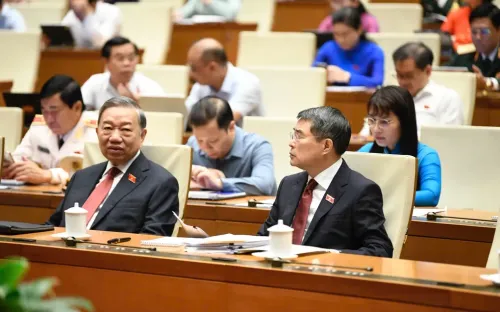 Đề xuất nâng ngưỡng doanh thu chịu thuế hộ kinh doanh lên 3 tỷ đồng/năm