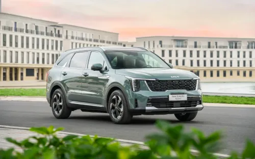 Thuê xe dài hạn: Lựa chọn mới của người tiêu dùng đô thị