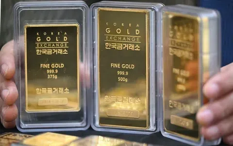 Giá vàng thế giới giảm về sát 4.700 USD/ounce, vàng trong nước mất hơn 6 triệu đồng mỗi lượng