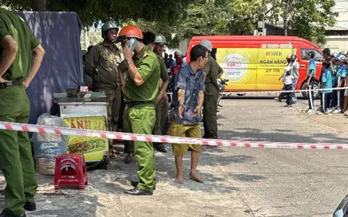 Nam sinh 16 tuổi bị đâm tử vong trước cổng trường ở Mũi Né