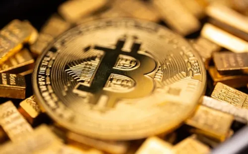 Bitcoin giảm giá vì áp lực vĩ mô và địa chính trị
