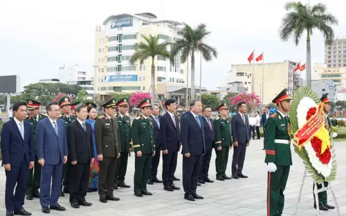 Tổng Bí thư, Chủ tịch nước Tô Lâm dâng hương tri ân liệt sĩ tại Đà Nẵng