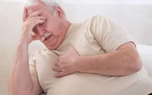 Bác sĩ cảnh báo nhóm người dễ bị đột quỵ khi nắng nóng: Không chỉ người già mới phải dè chừng