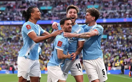 Man City ngược dòng vào chung kết FA Cup, Arsenal thắng tối thiểu Newcastle để chiếm ngôi đầu