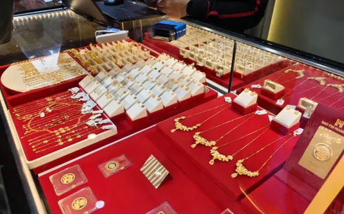 Giá vàng hôm nay (26-4): Đảo chiều tăng