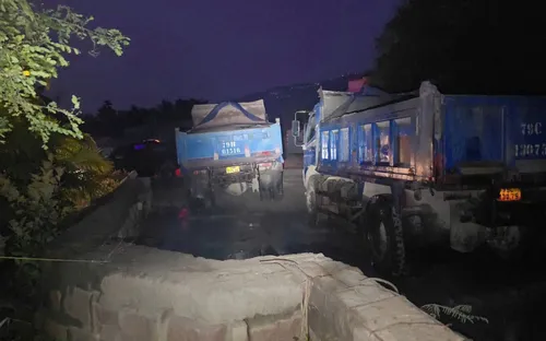 Khánh Hòa: Bắt quả tang điểm khai thác cát trái phép lúc rạng sáng trên sông Cái