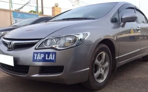 Từ 1/7, thu hồi giấy phép xe tập lái trong 6 trường hợp theo Nghị định mới của Chính phủ