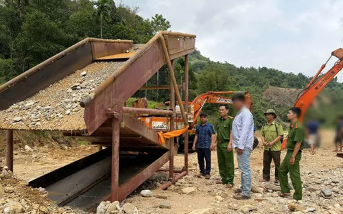 Đà Nẵng: Kịp thời phát hiện, ngăn chặn nhóm khai thác vàng trái phép tại Trà Vân