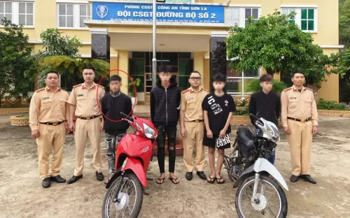 Nam thanh niên "bốc đầu" xe máy để câu view bị xử lý tại Sơn La