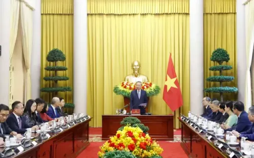 Tổng Bí thư, Chủ tịch nước Tô Lâm trao quyết định bổ nhiệm 5 Đại sứ Việt Nam tại nước ngoài