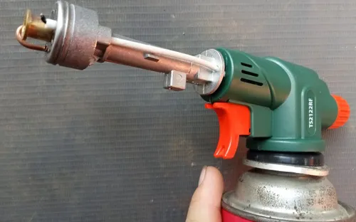 Hai người đàn ông bỏng nặng 38% cơ thể do bình gas phụt lửa khi thui thực phẩm