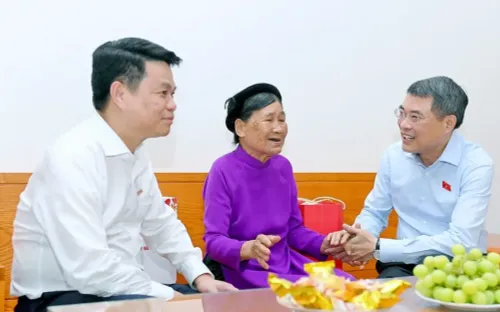 Thủ tướng Lê Minh Hưng tri ân người có công tại Hải Phòng dịp kỷ niệm 30/4