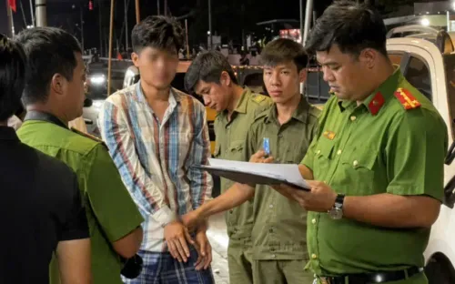 Giả tài xế công nghệ vào tiệm vàng cướp giật, nam thanh niên bị khống chế nhanh chóng