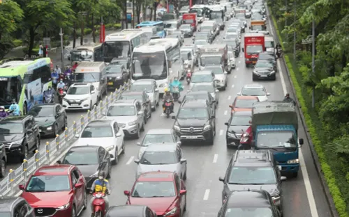 Mặt trái của sự gia tăng ô tô cá nhân: Tiện nghi cho mỗi nhà, áp lực cho đô thị