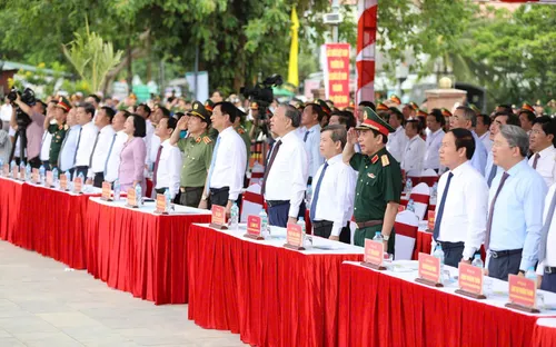 Tổng Bí thư, Chủ tịch nước Tô Lâm dự Lễ thượng cờ “Thống nhất non sông” tại Quảng Trị