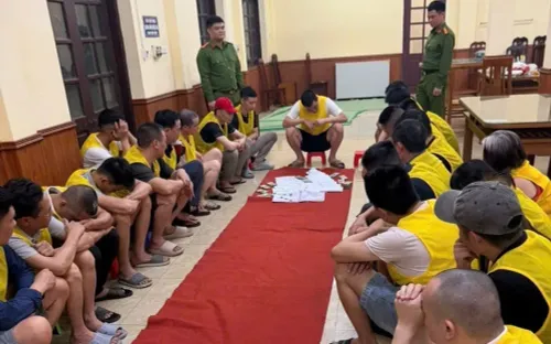 Bắt quả tang 25 đối tượng đánh bạc bằng hình thức xóc đĩa, thu gần nửa tỷ đồng
