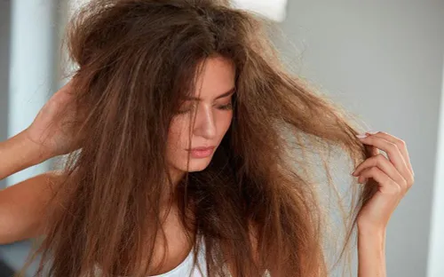Làm thế nào phục hồi tóc hư tổn do nắng nóng?