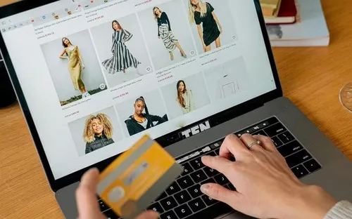 Người đàn bà trốn thuế hàng chục tỷ đồng từ việc bán hàng online