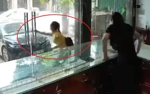 Cướp tiệm vàng táo tợn, hai nghi phạm bị bắt sau 8 giờ lẩn trốn