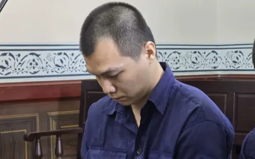 Cựu tiếp viên hàng không cùng vợ sa ngã vì ma túy, hai con nhỏ bơ vơ sau song sắt