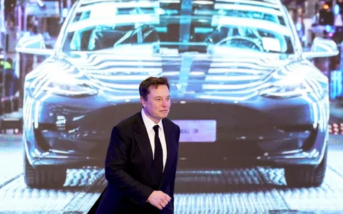 Elon Musk thừa nhận hàng triệu xe Tesla đời cũ không thể dùng tính năng tự lái hoàn toàn