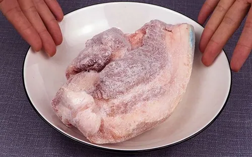 Rã đông thịt nhiều lần: Mất chất không đáng kể nhưng tiềm ẩn nguy cơ vi khuẩn