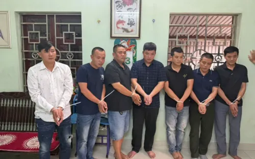 Khởi tố 10 đối tượng đánh bạc bằng hình thức xóc đĩa tại Hà Nội