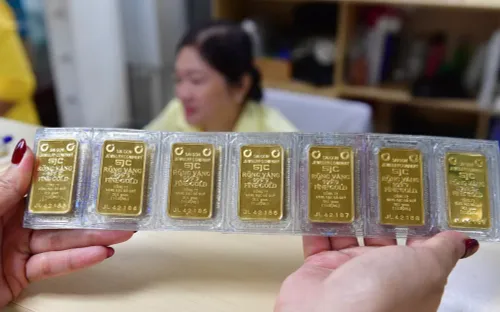 Giá vàng lao dốc, nhà đầu tư lỗ tới 13,5 triệu đồng/lượng