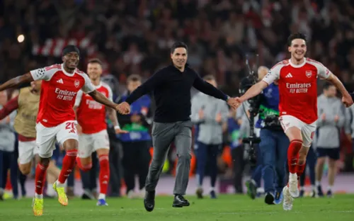 Arsenal vào chung kết Champions League, thiết lập chuỗi bất bại lịch sử