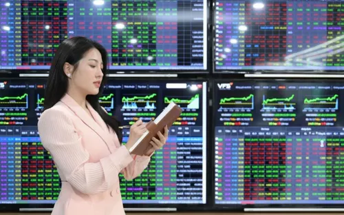Chứng khoán Việt Nam tháng 5/2026: "Nén lò xo" chờ ngày nâng hạng và phép thử từ hiệu ứng "Sell in May"