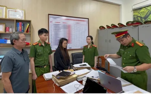 Khởi tố nữ quản lý cửa hàng ở Hưng Yên vì cáo buộc tham ô tài sản
