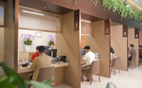 Ngân hàng ồ ạt cắt giảm hàng ngàn nhân sự, AI có phải là nguyên nhân chính?