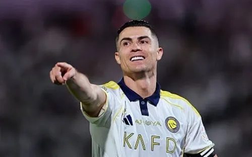 Cristiano Ronaldo lập cột mốc lịch sử với 100 bàn tại ba giải VĐQG khác nhau