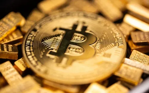 Đế chế bitcoin của Michael Saylor đối mặt áp lực sau khoản lỗ hơn 12,5 tỷ USD
