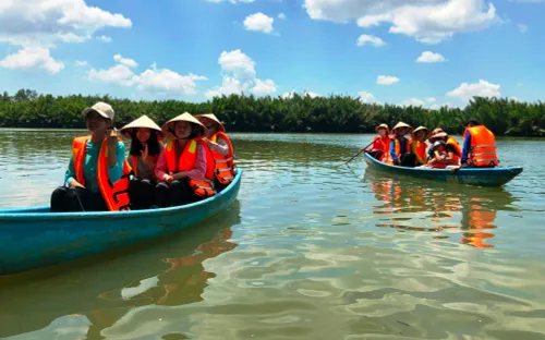 Du lịch Quảng Ngãi tăng trưởng mạnh, doanh thu và lượng khách đều bứt phá