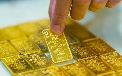 Giá vàng trong nước đi ngang, vẫn cao hơn thế giới gần 18 triệu đồng/lượng