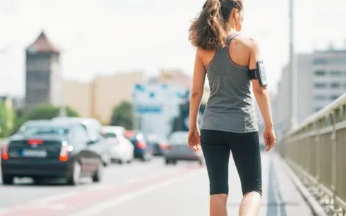 Quy tắc đi bộ 2:2:1 giúp tăng hiệu quả đốt mỡ và cải thiện thể lực