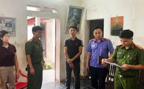 Khởi tố nam thanh niên sản xuất mỹ phẩm tại trang trại chăn nuôi ở Ninh Bình