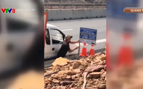 Phá hoại tài sản kết cấu đường cao tốc