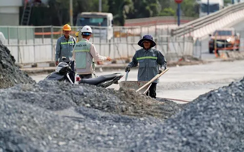Bộ Xây dựng: Xem xét điều chỉnh hợp đồng do biến động giá vật liệu