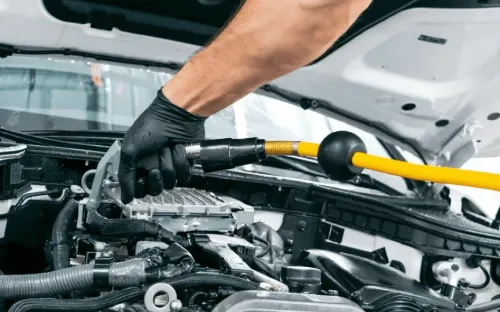 Bí quyết giúp khoang máy ô tô luôn mát trong những ngày nắng nóng